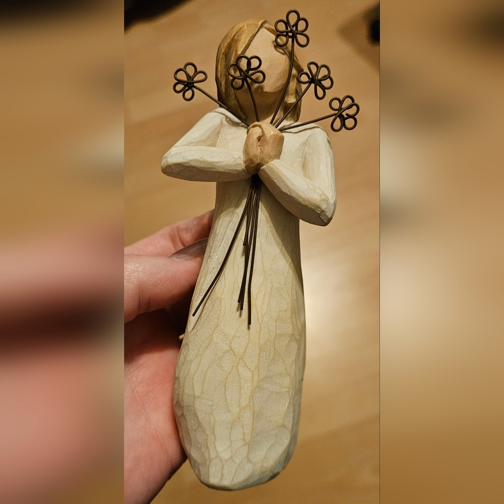 Willow Tree FRIENDSHIP Hand Carved Sculpture by Susan Lordi 2004